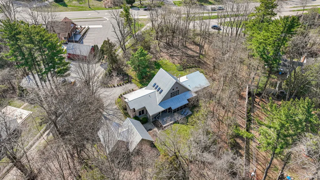 13670 Cottonwood Lane Chikaming Township MI 49115