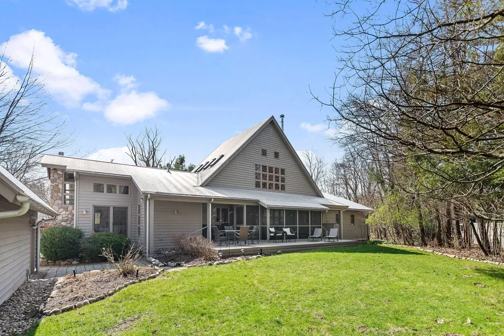 13670 Cottonwood Lane Chikaming Township MI 49115