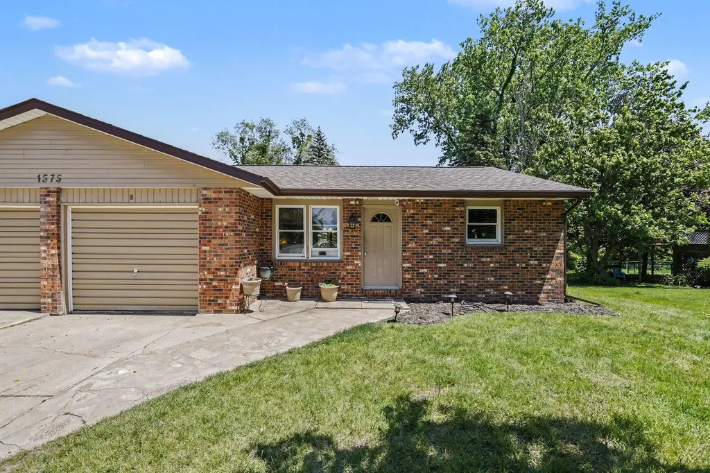 1575 Pheasant Run Baroda Village MI 49101