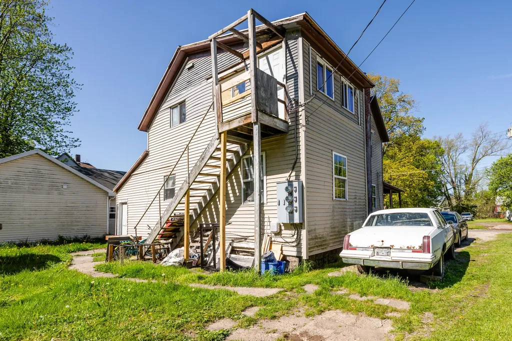 561 Heck Court Benton Harbor City MI 49022