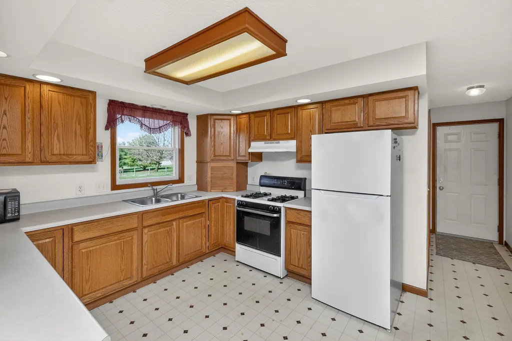 69500 Christiana Lake Road Ontwa Township MI 49112