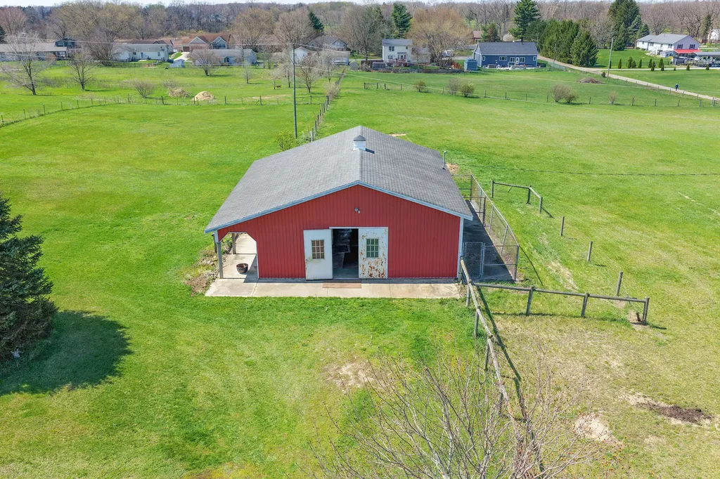 69500 Christiana Lake Road Ontwa Township MI 49112