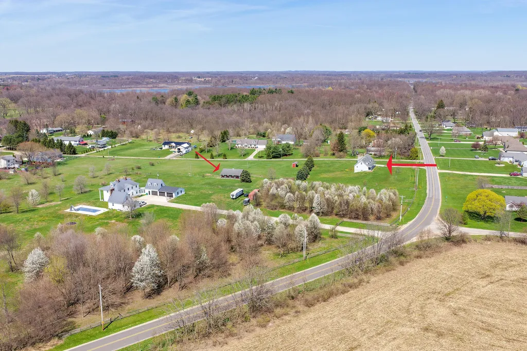 69500 Christiana Lake Road Ontwa Township MI 49112