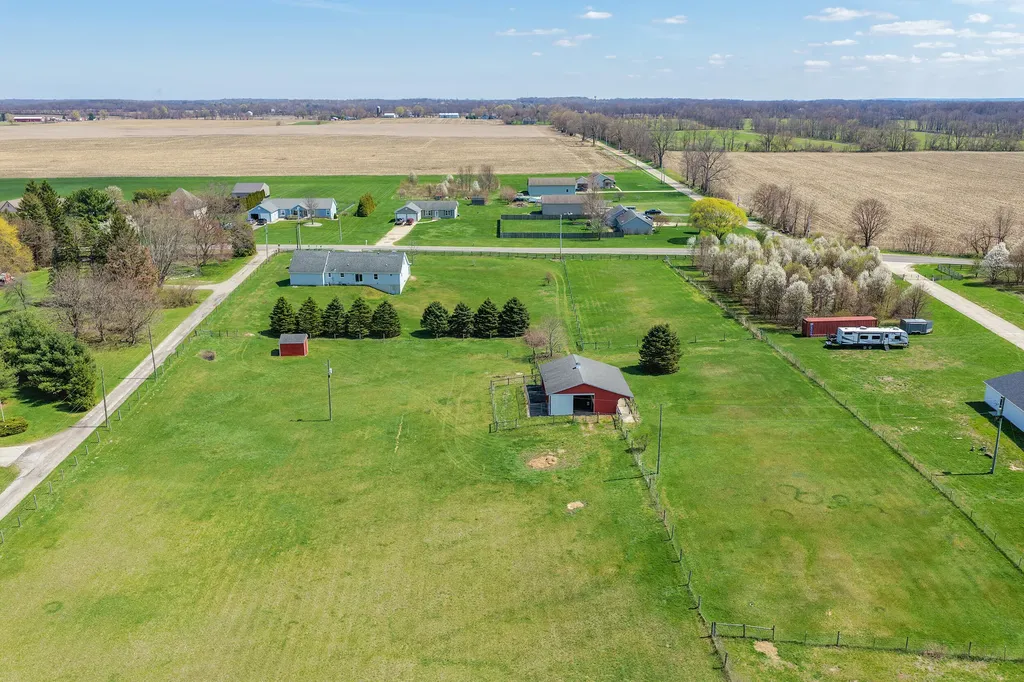 69500 Christiana Lake Road Ontwa Township MI 49112