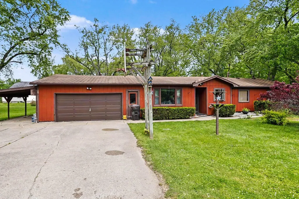 8223 Forest Beach Road Watervliet Township MI 49098
