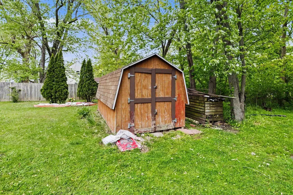 8223 Forest Beach Road Watervliet Township MI 49098
