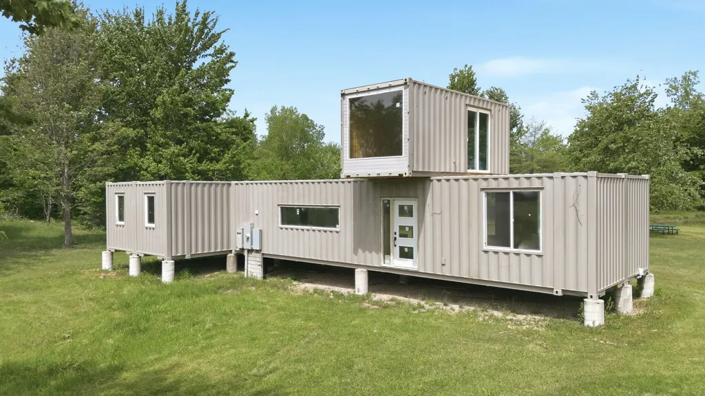 7767 Warren Woods Road Chikaming Township MI 49128