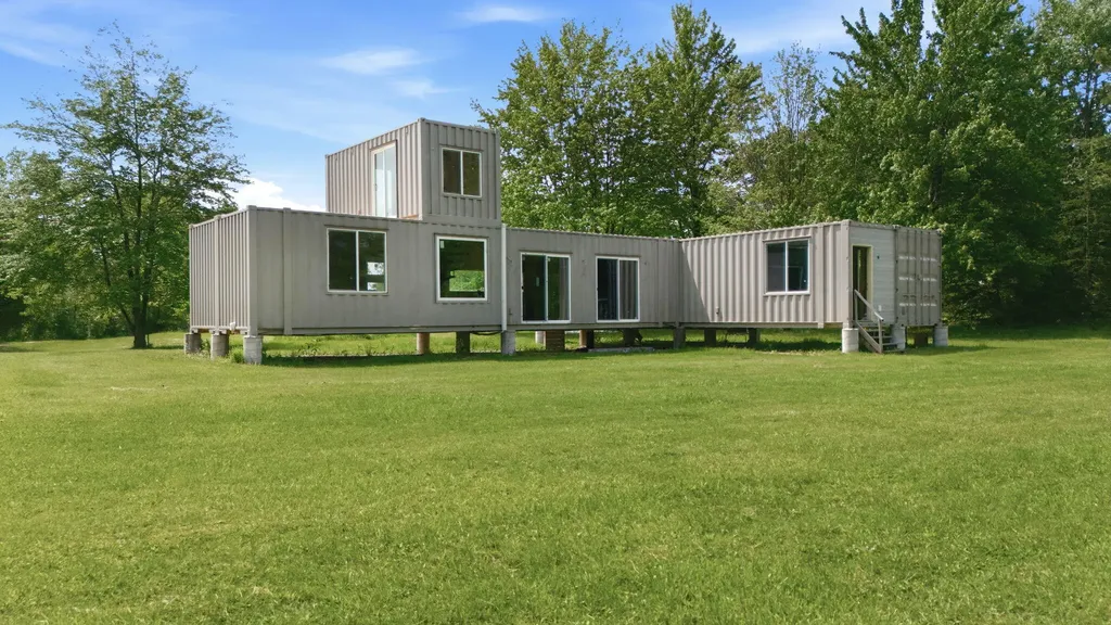 7767 Warren Woods Road Chikaming Township MI 49128