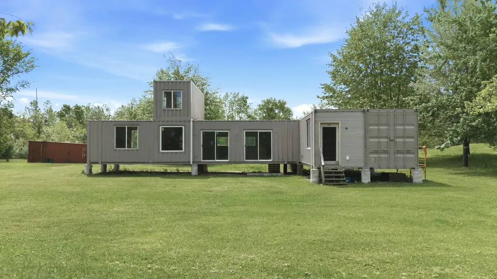 7767 Warren Woods Road Chikaming Township MI 49128