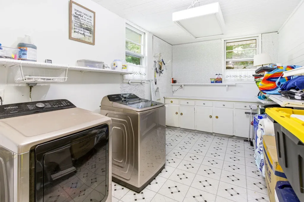 2367 Shoreham Drive Shoreham Village MI 49085