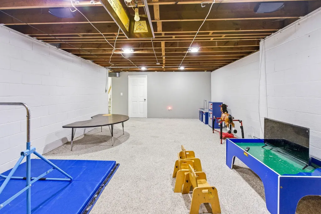 2367 Shoreham Drive Shoreham Village MI 49085