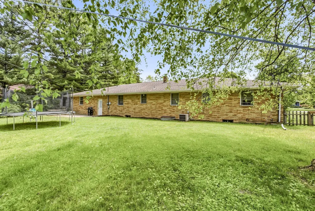 2367 Shoreham Drive Shoreham Village MI 49085