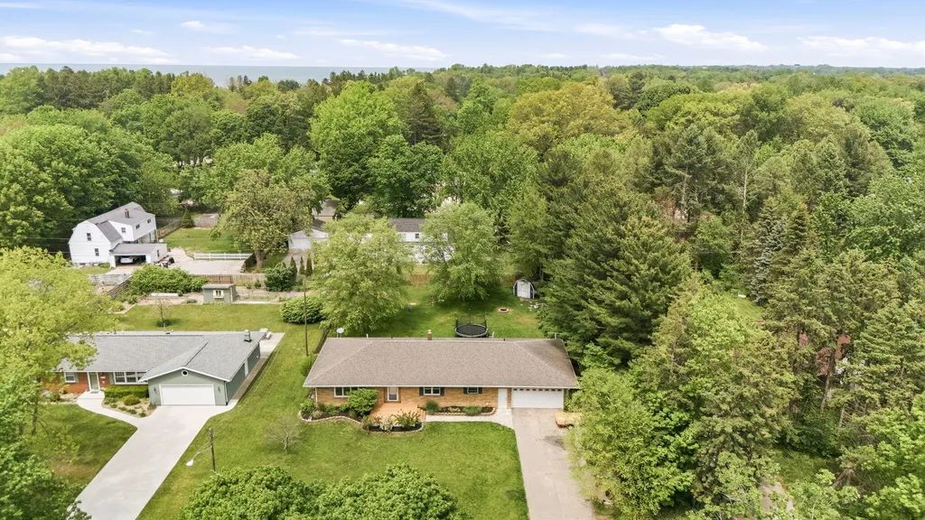 2367 Shoreham Drive Shoreham Village MI 49085