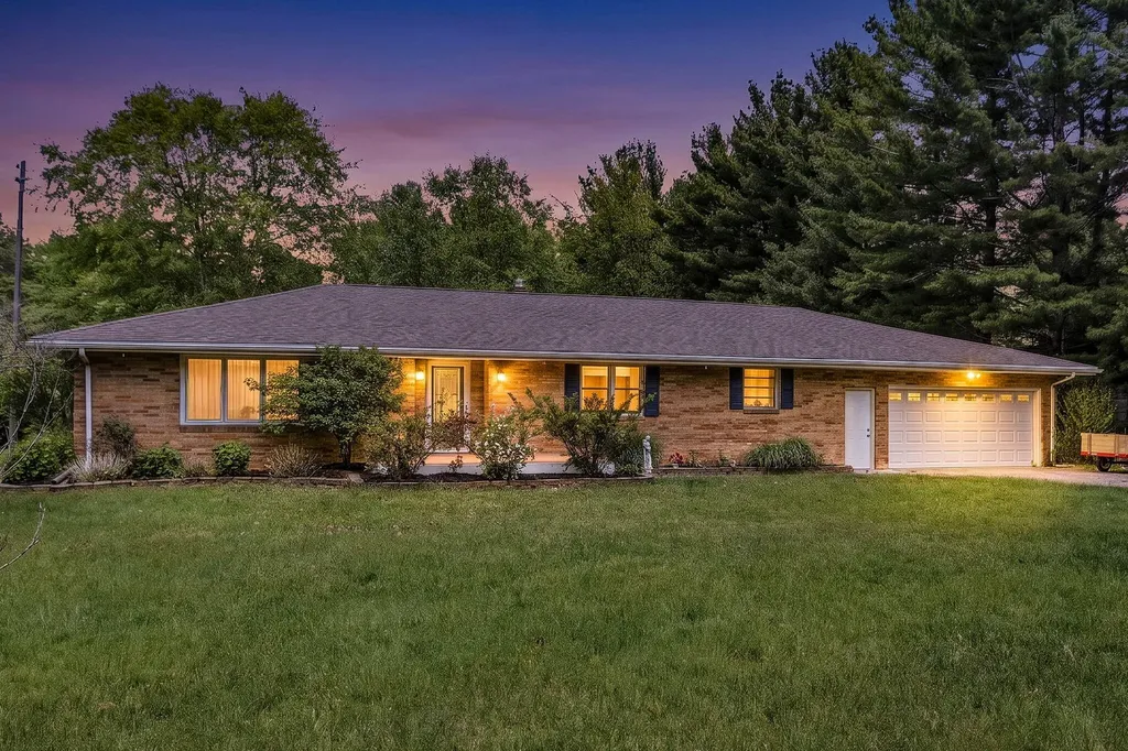 2367 Shoreham Drive Shoreham Village MI 49085