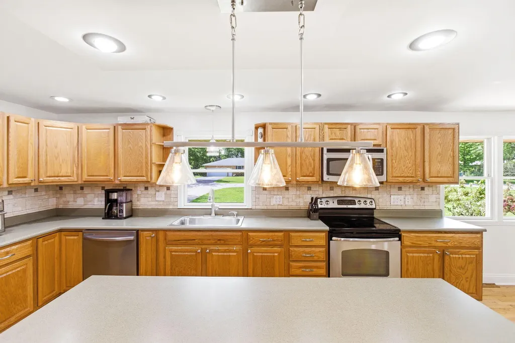 2367 Shoreham Drive Shoreham Village MI 49085