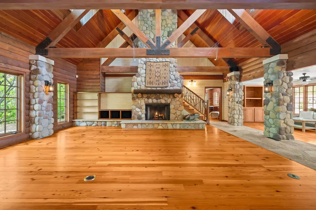 14657 Lakeshore Road Chikaming Township MI 49116