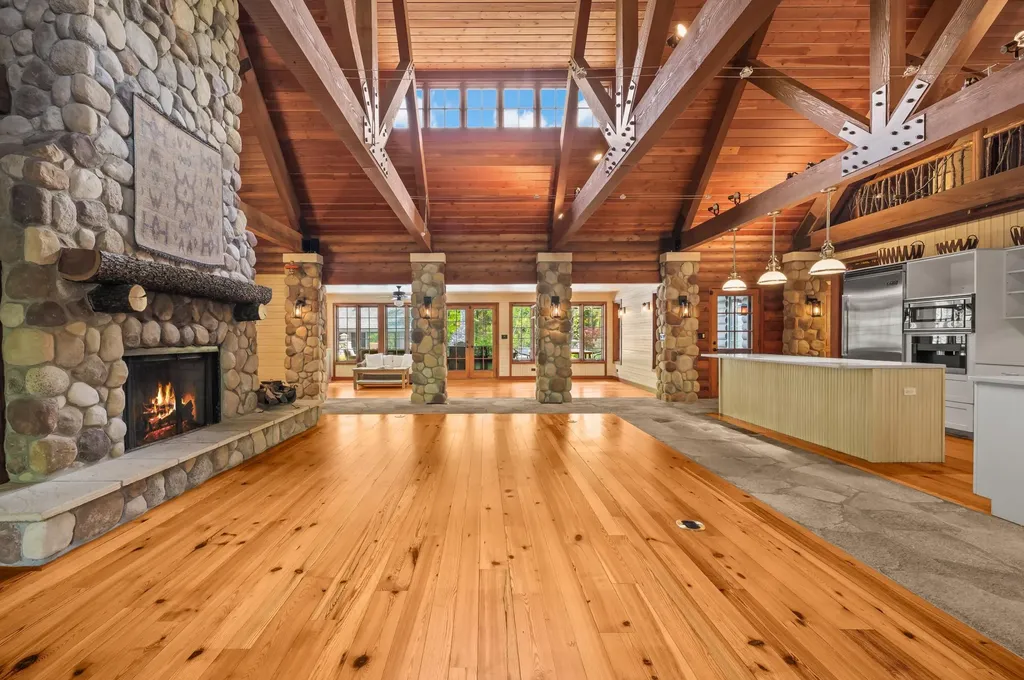 14657 Lakeshore Road Chikaming Township MI 49116