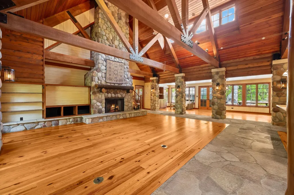 14657 Lakeshore Road Chikaming Township MI 49116
