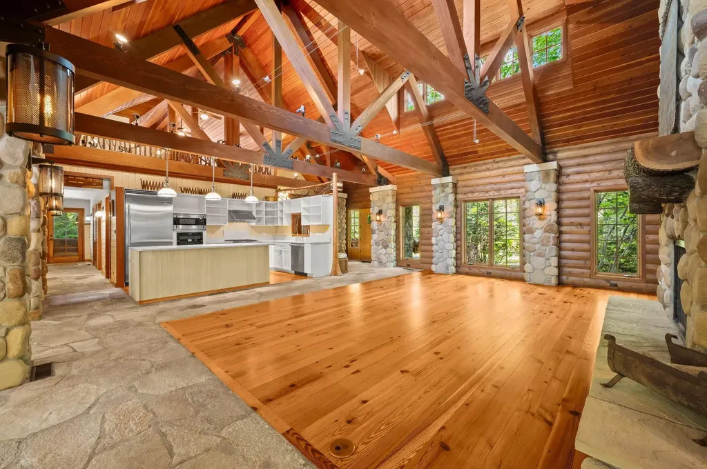 14657 Lakeshore Road Chikaming Township MI 49116