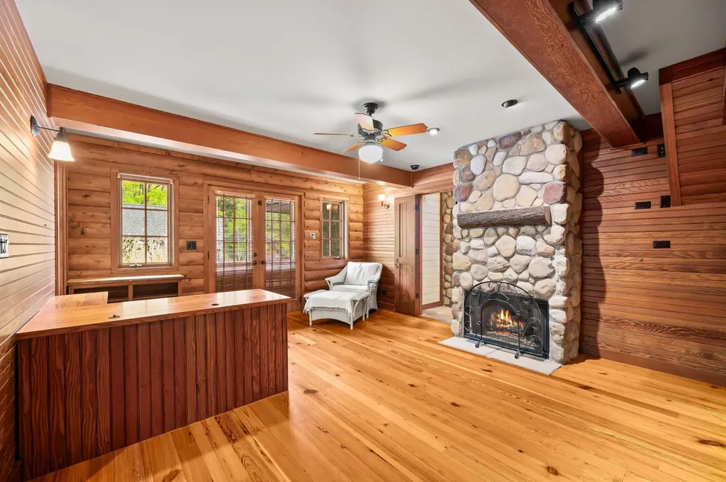 14657 Lakeshore Road Chikaming Township MI 49116