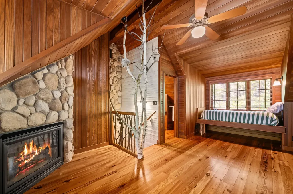 14657 Lakeshore Road Chikaming Township MI 49116