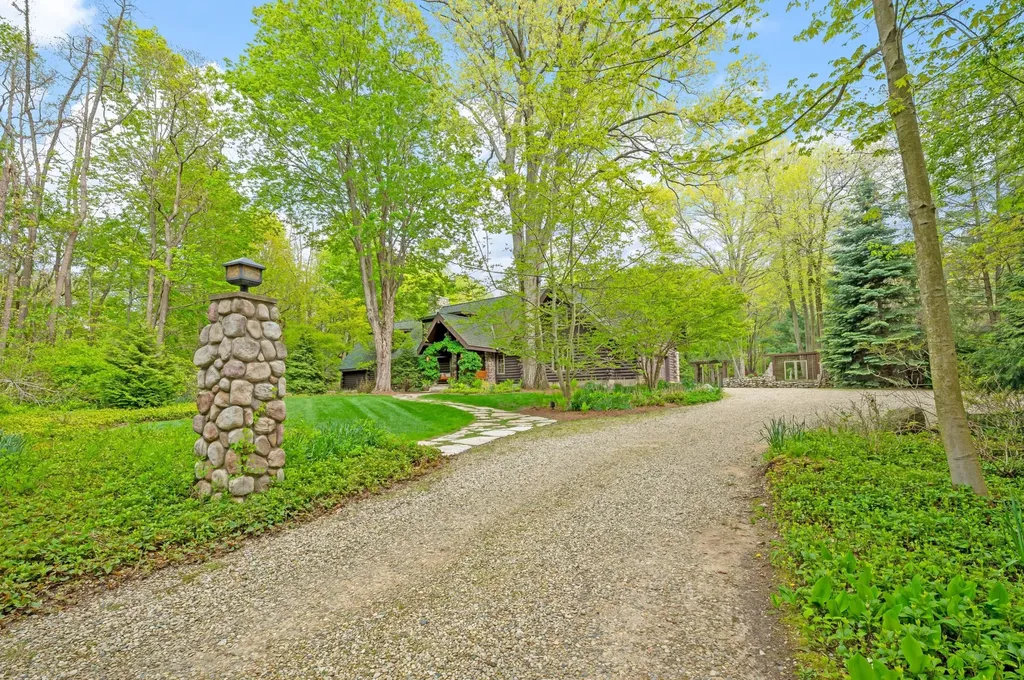 14657 Lakeshore Road Chikaming Township MI 49116