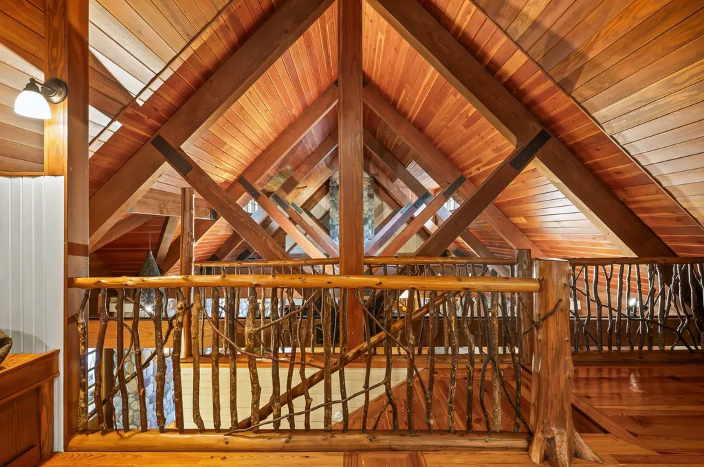 14657 Lakeshore Road Chikaming Township MI 49116