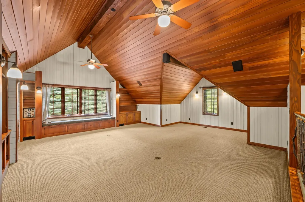 14657 Lakeshore Road Chikaming Township MI 49116