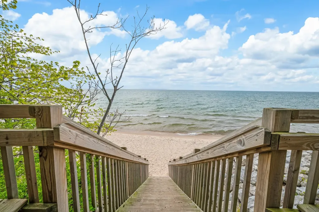 14657 Lakeshore Road Chikaming Township MI 49116