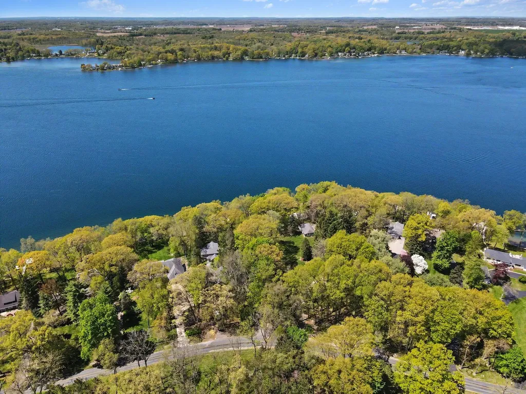 4630 E Gull Lake Drive Ross Township MI 49060