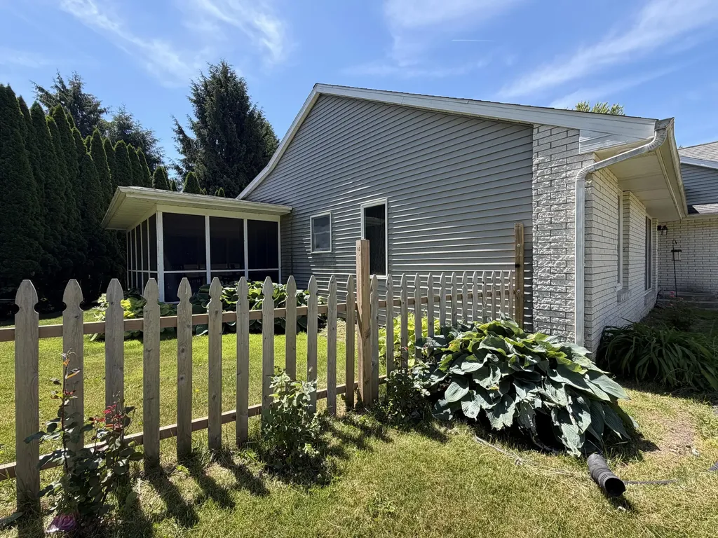 22401 Happy Drive Lagrange Township MI 49031