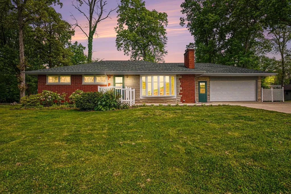 23904 Avenue C Ontwa Township MI 49112