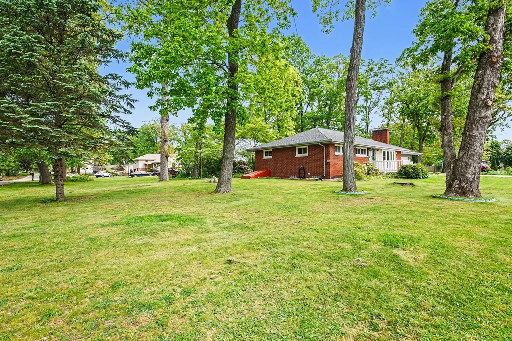 23904 Avenue C Ontwa Township MI 49112
