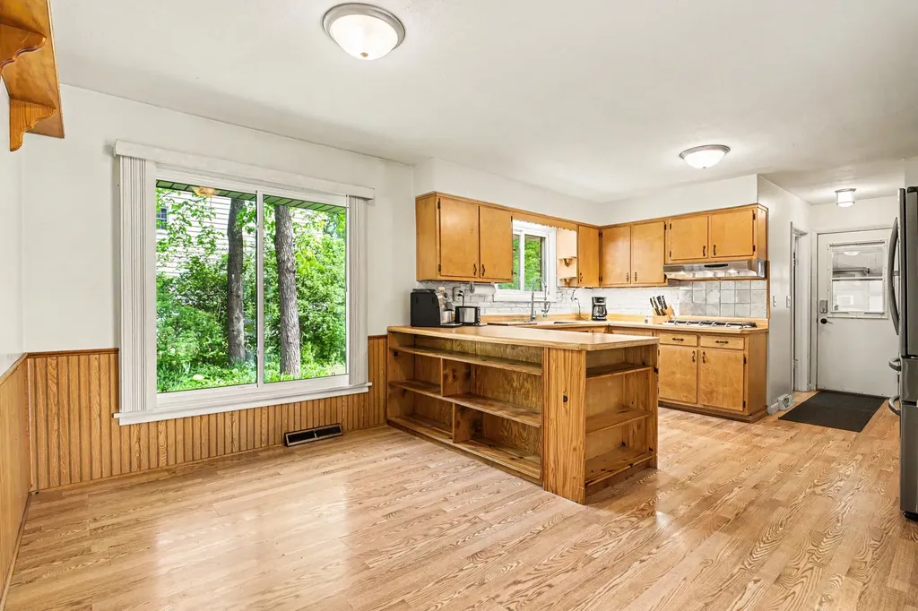 23904 Avenue C Ontwa Township MI 49112