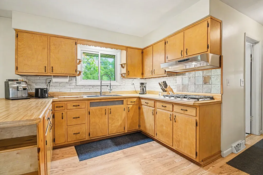 23904 Avenue C Ontwa Township MI 49112