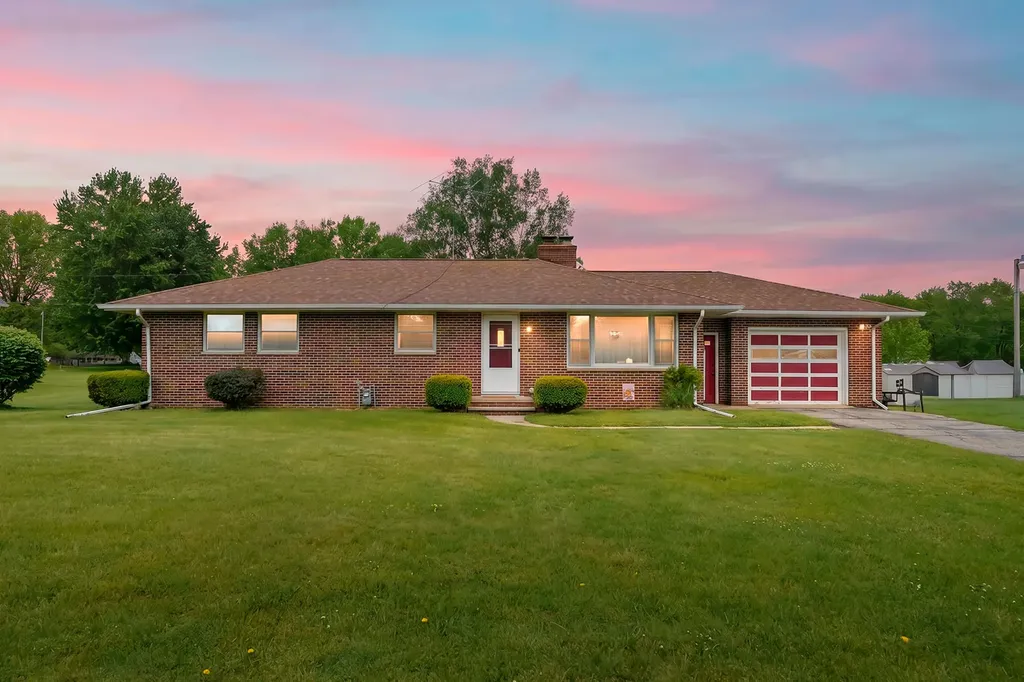 407 E Van Buren Street Gobles City MI 49055