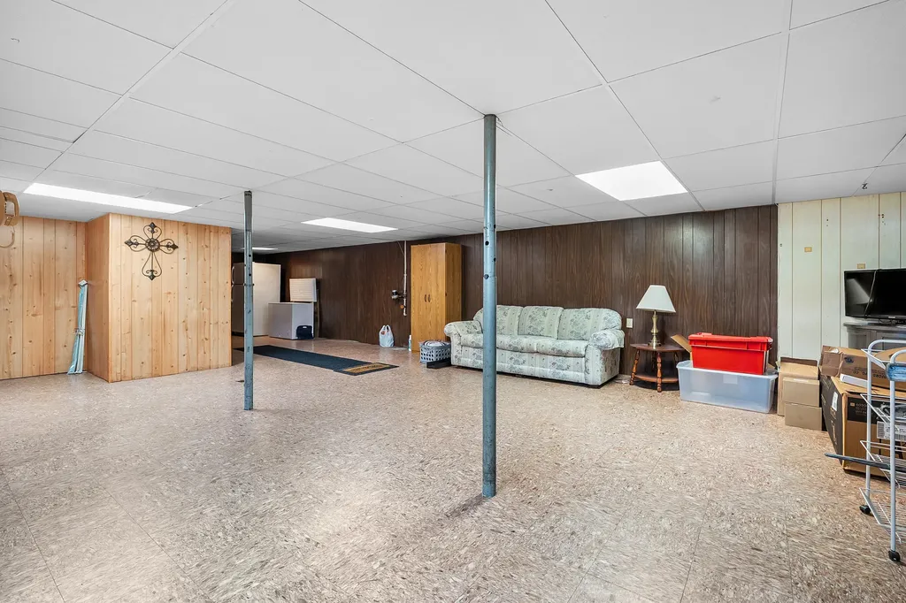 407 E Van Buren Street Gobles City MI 49055