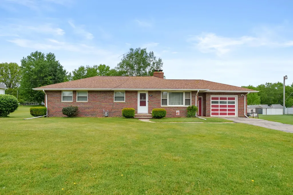 407 E Van Buren Street Gobles City MI 49055