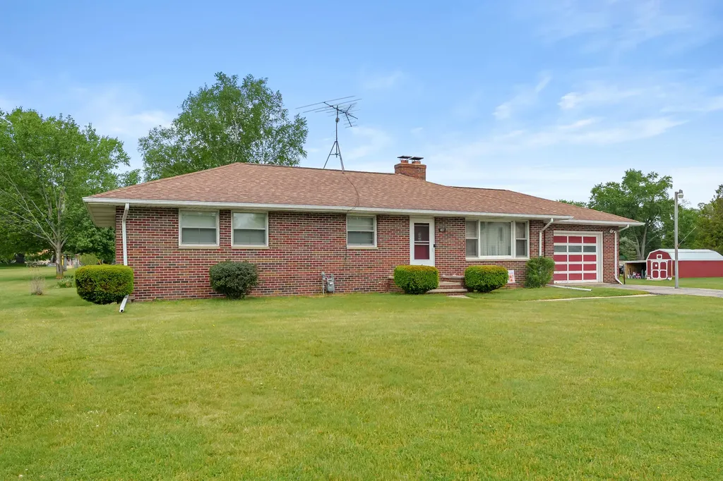 407 E Van Buren Street Gobles City MI 49055