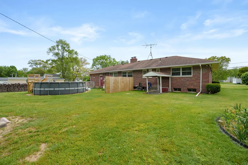 407 E Van Buren Street Gobles City MI 49055