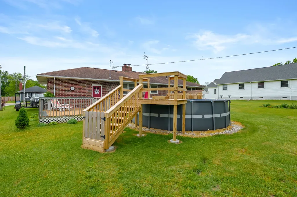 407 E Van Buren Street Gobles City MI 49055
