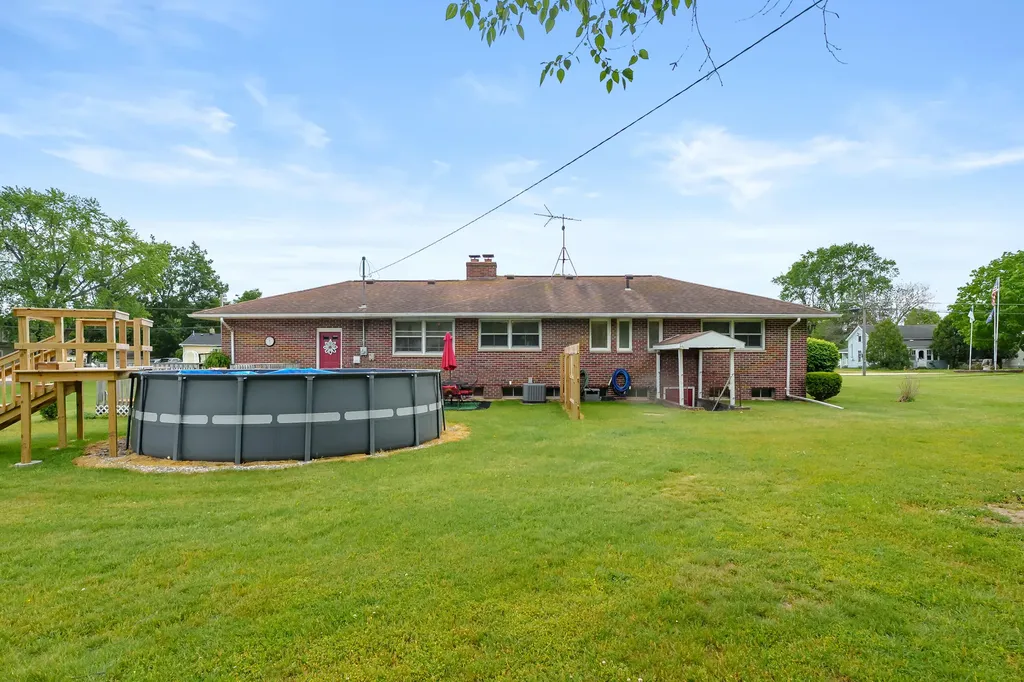 407 E Van Buren Street Gobles City MI 49055