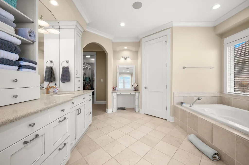 101 Lighthouse Dunes Path St. Joseph City MI 49085