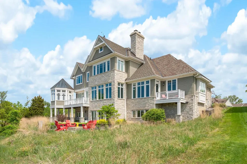 101 Lighthouse Dunes Path St. Joseph City MI 49085