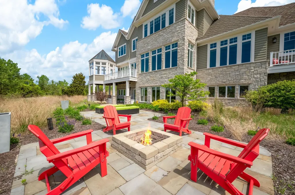 101 Lighthouse Dunes Path St. Joseph City MI 49085