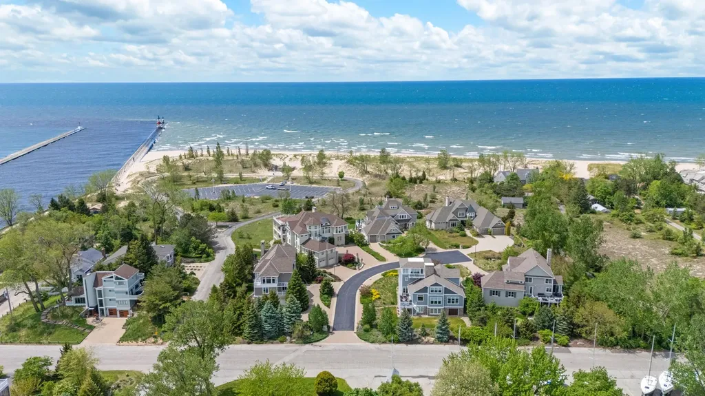 101 Lighthouse Dunes Path St. Joseph City MI 49085