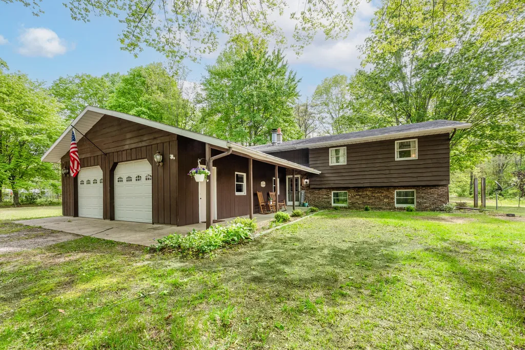 13953 Minnich Road Chikaming Township MI 49125