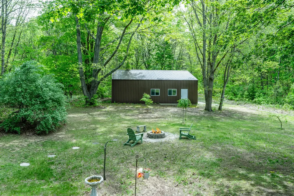 13953 Minnich Road Chikaming Township MI 49125