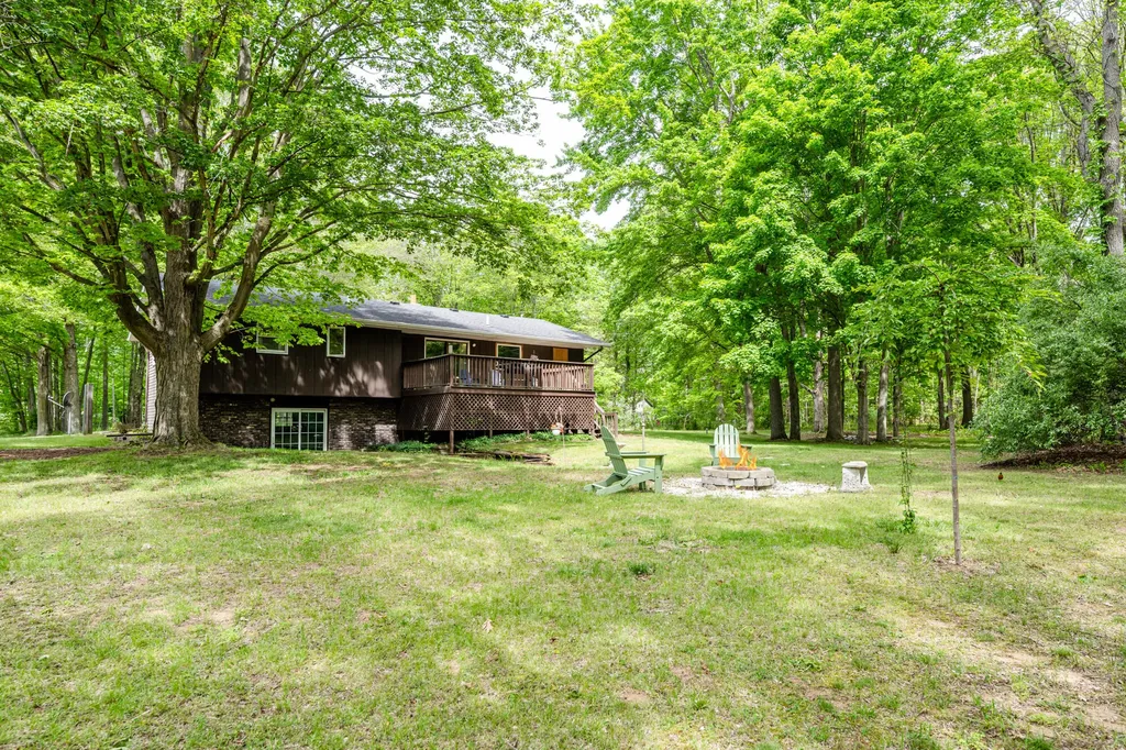 13953 Minnich Road Chikaming Township MI 49125