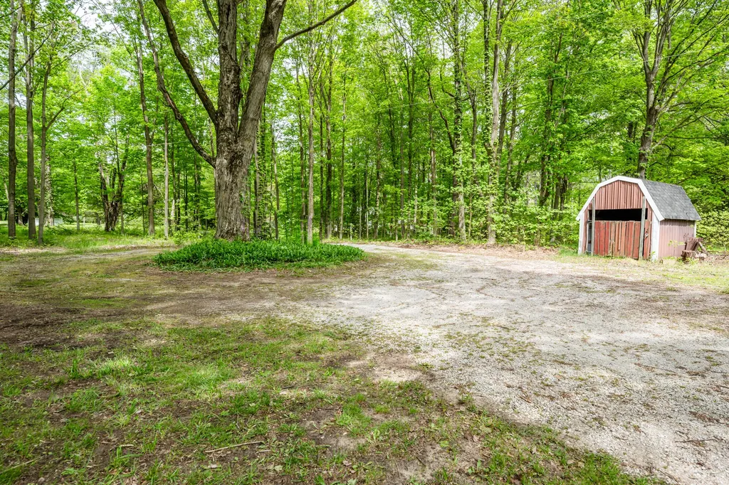 13953 Minnich Road Chikaming Township MI 49125